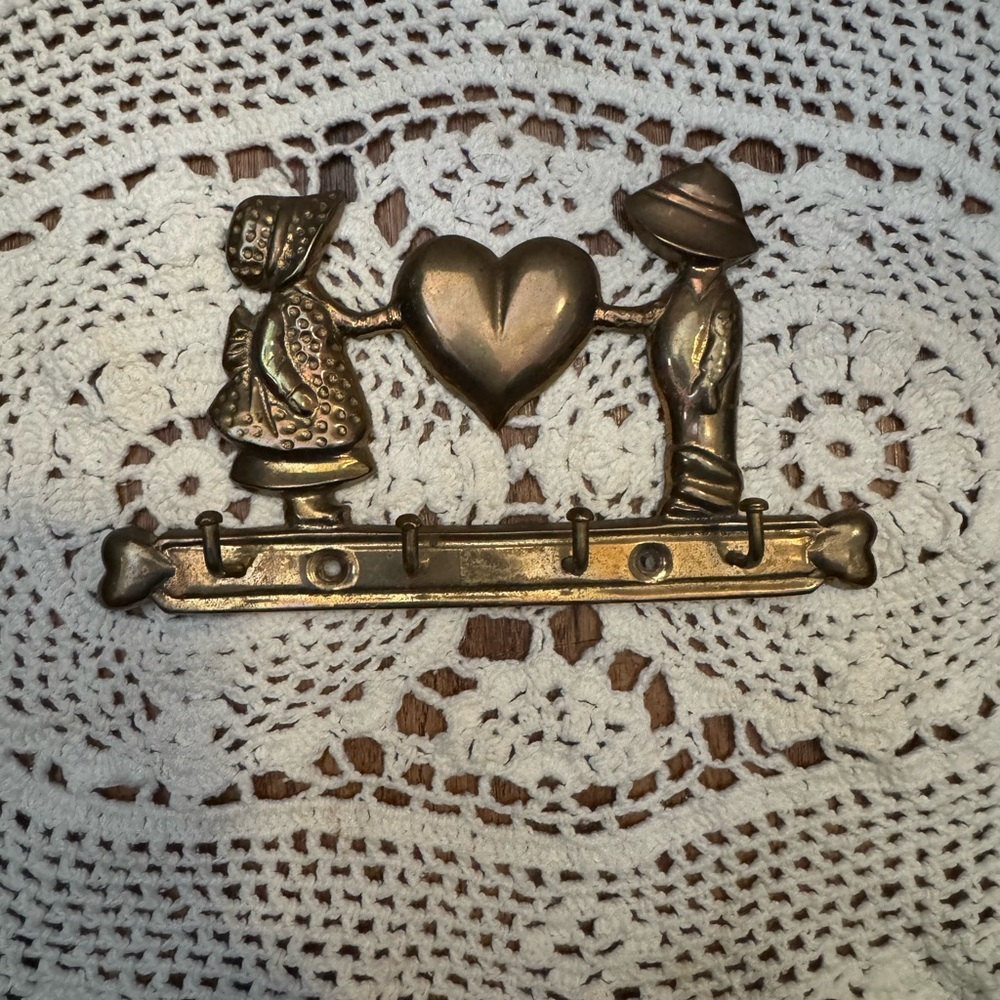 Vintage 80’s Brass Upper Deck Co Boy/Girl Country Heart Key Holder